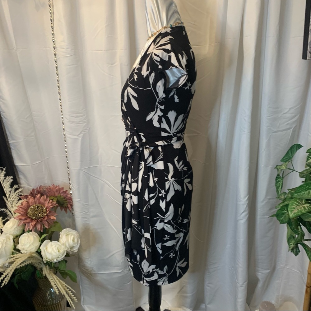 ❤️Price Drop❤️Elegant Black and White Floral Wrap Dress - Picture 3 of 16